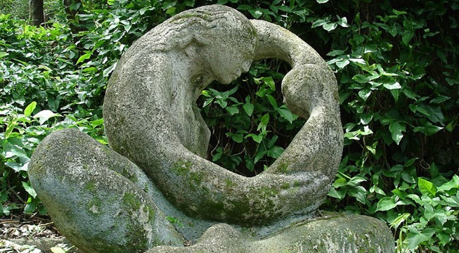 "Motherhood" sculpture at the Catacumba Park, Rio de Janeiro, Brazil.